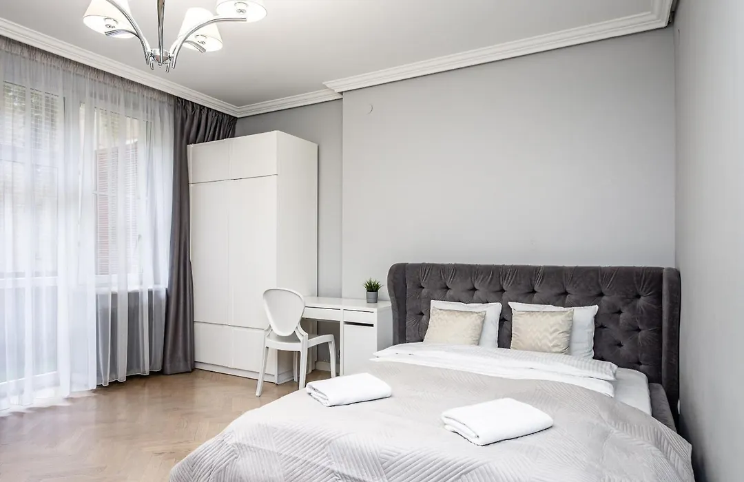 Rentplanet - Studio Krasinskiego-1